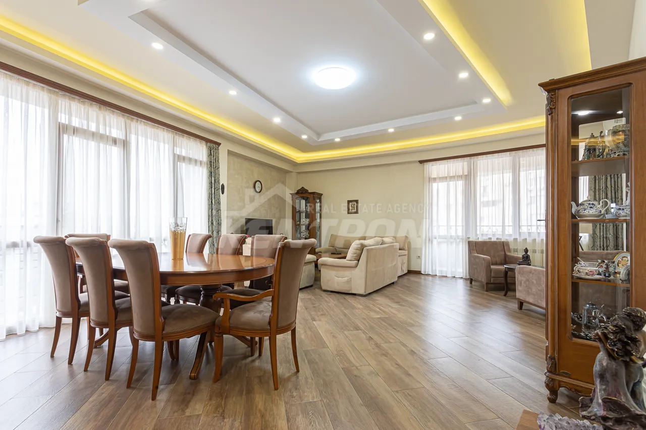 4 bedroom apartment for sale خیابان یِکمالیان, مرکز شهر ایروان, 158583