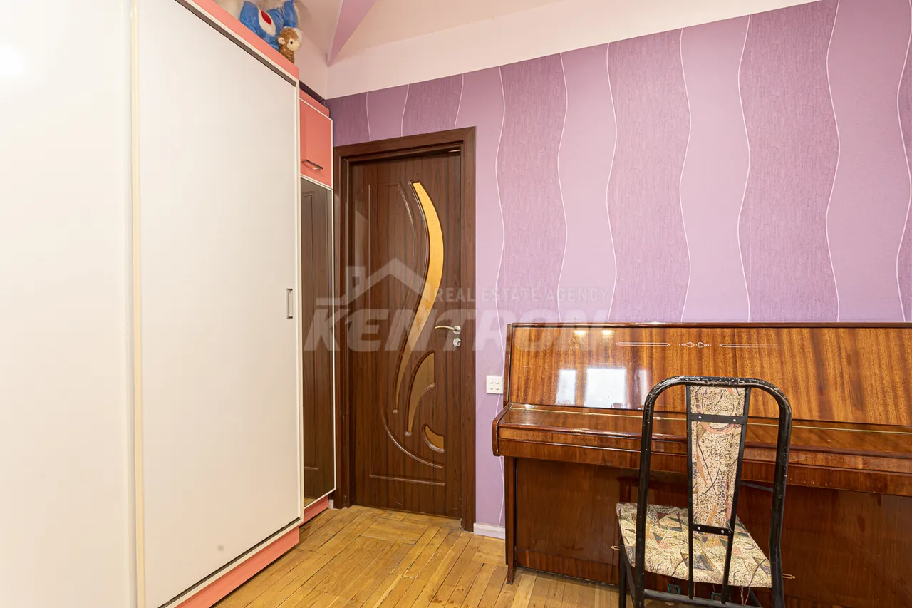 3 bedroom apartment for sale E. Qochar St, Center Yerevan, 157682
