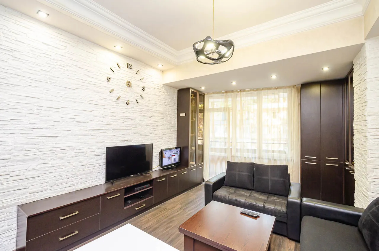 3 bedroom apartment for rent Mamikoniants St, Arabkir Yerevan, 160189