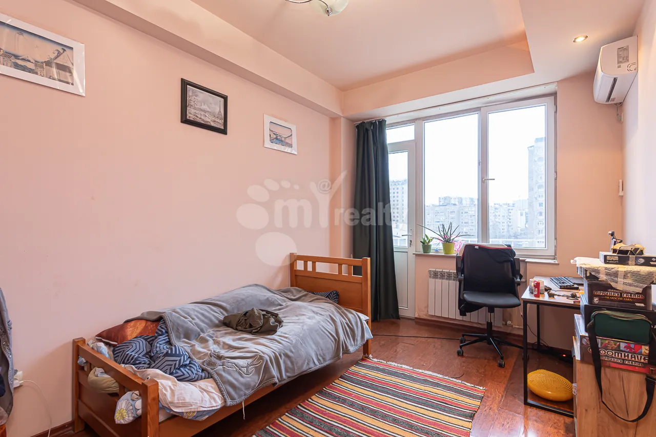 4 bedroom apartment for sale A. Avetisyan St, Arabkir Yerevan, 159612