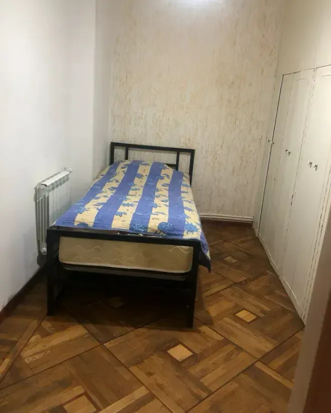 3 bedroom apartment for rent Abovyan St, Center Yerevan, 161850