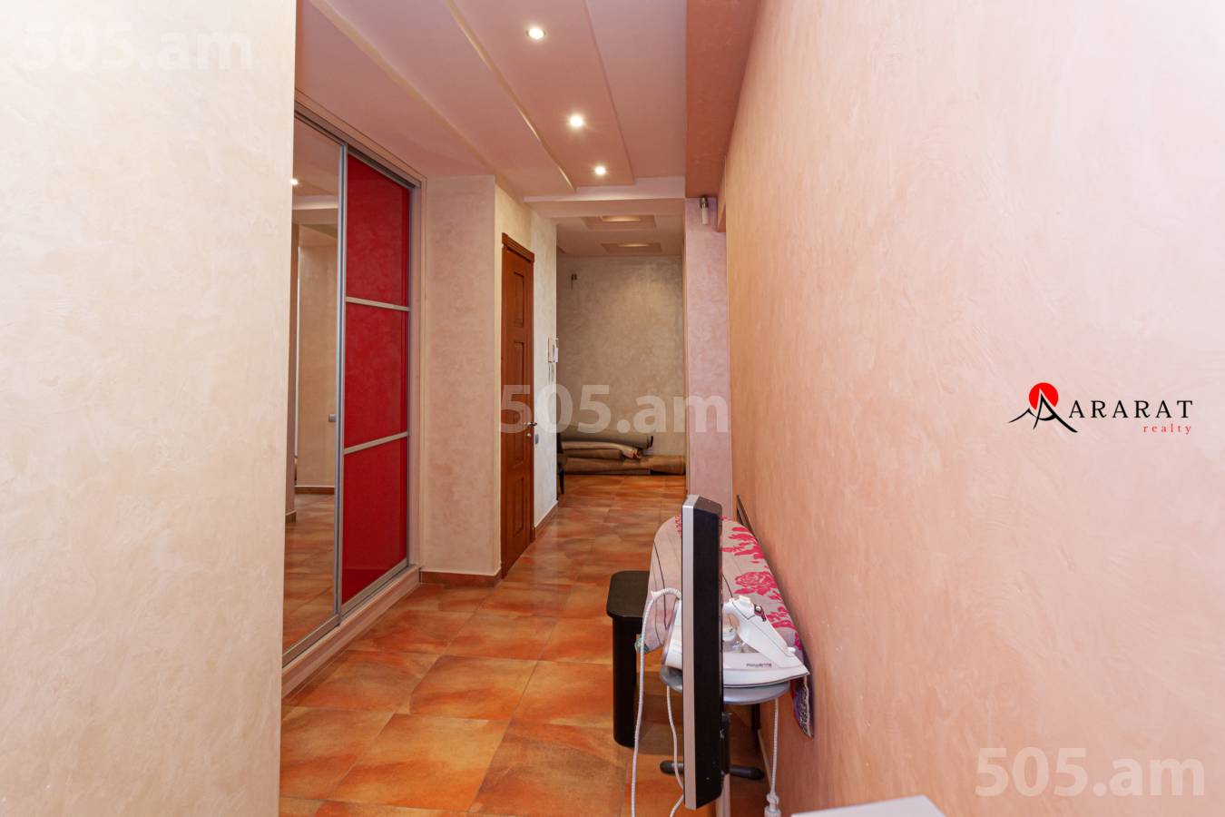 4 սենյականոց բնակարան  Սարմենի փող, Կենտրոն Երևան, 134008