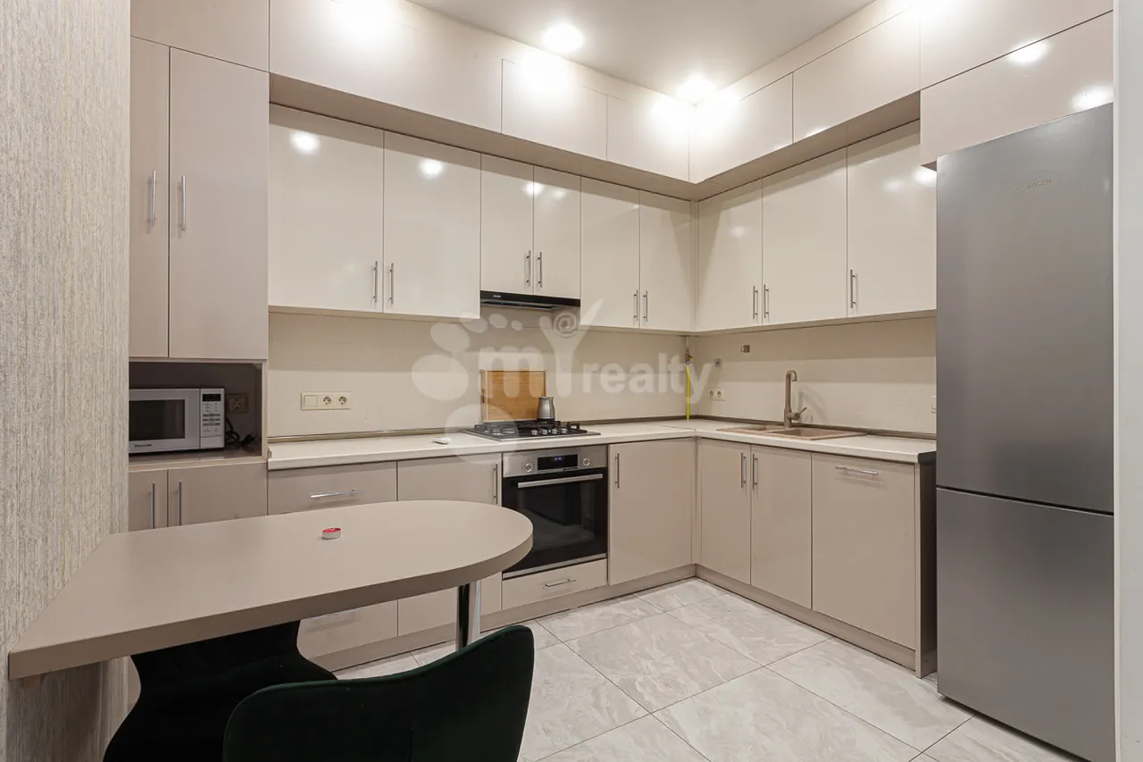 3 bedroom apartment for rent خیابان آرام, مرکز شهر ایروان, 161481