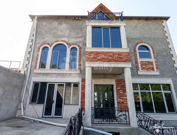 arandznatun-vacharq-Yerevan-Center