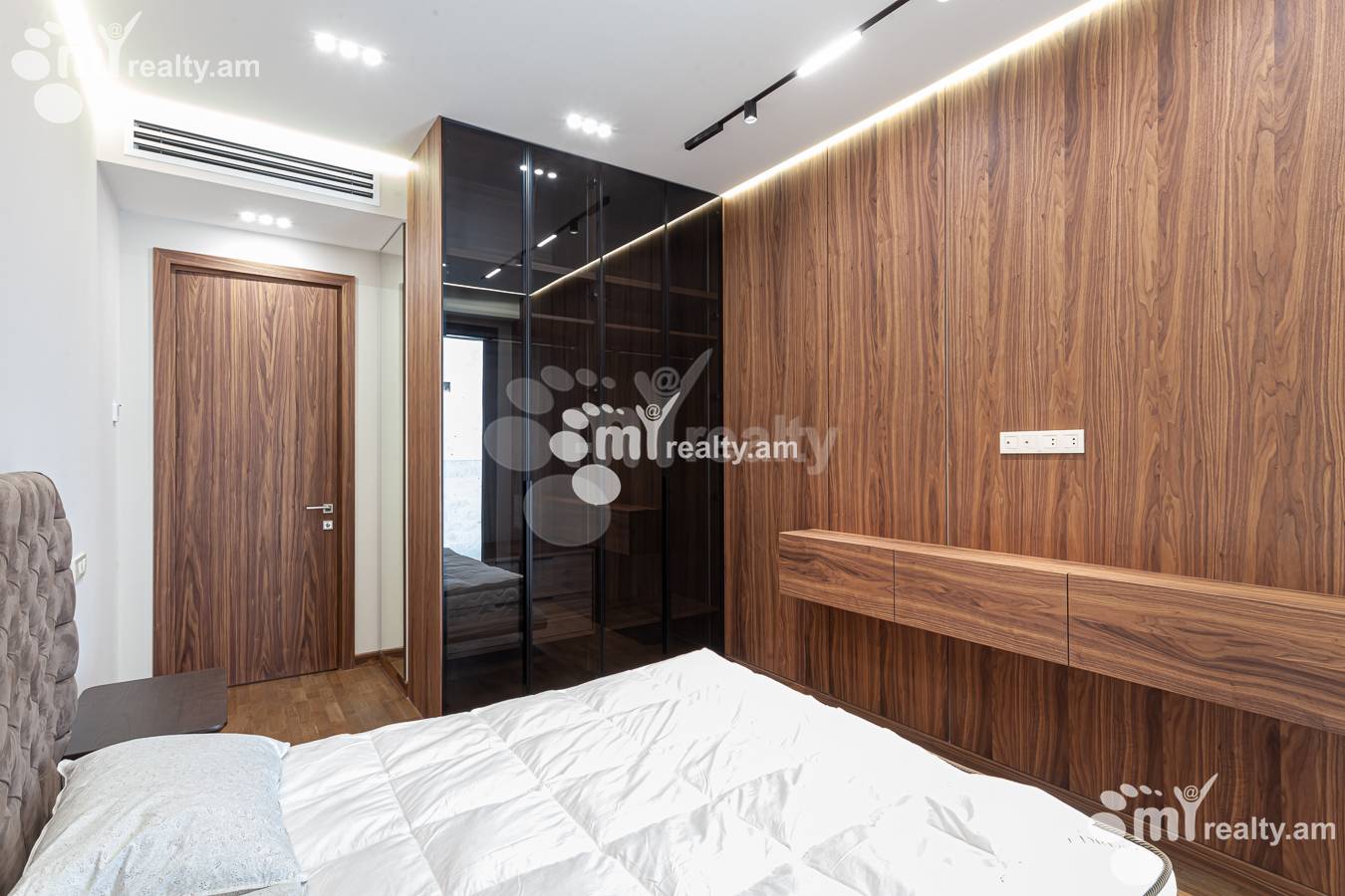 3 bedroom apartment for sale Teryan St, Center Yerevan, 155484