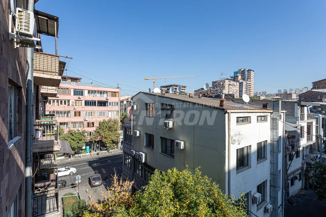 3 սենյականոց բնակարան  Նալբանդյան փող, Կենտրոն Երևան, 157228