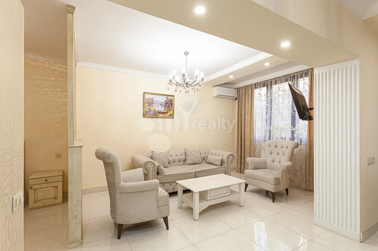 2 bedroom apartment for rent خیابان م. خورِناتسی, مرکز شهر ایروان, 161398