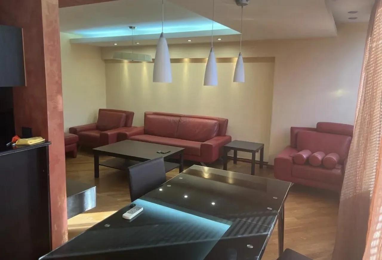 3 սենյականոց բնակարան  Նալբանդյան փող, Կենտրոն Երևան, 158399