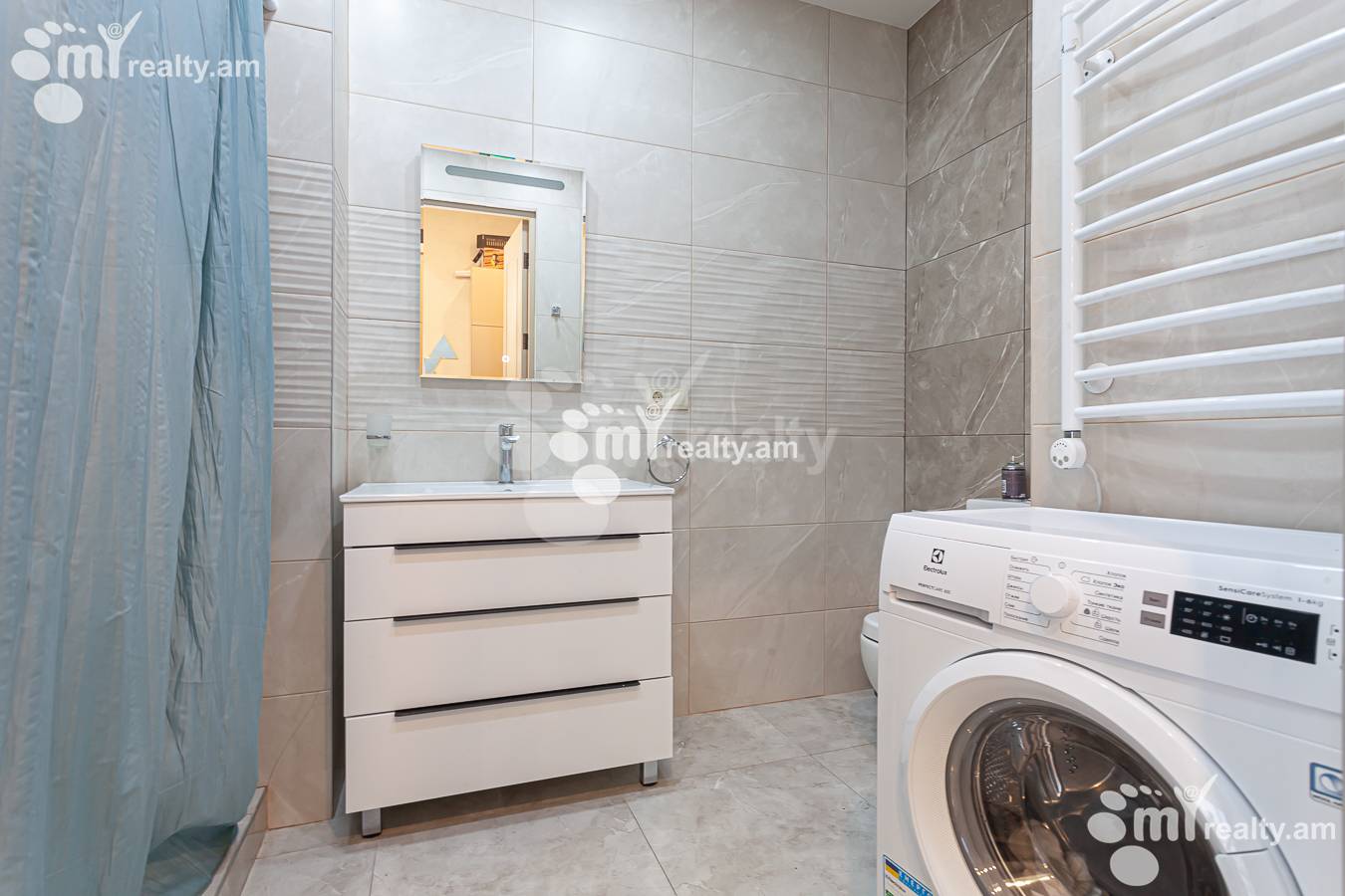 Купить 2 комнатную квартиру Антараин ул, Центр Ереван, 152286