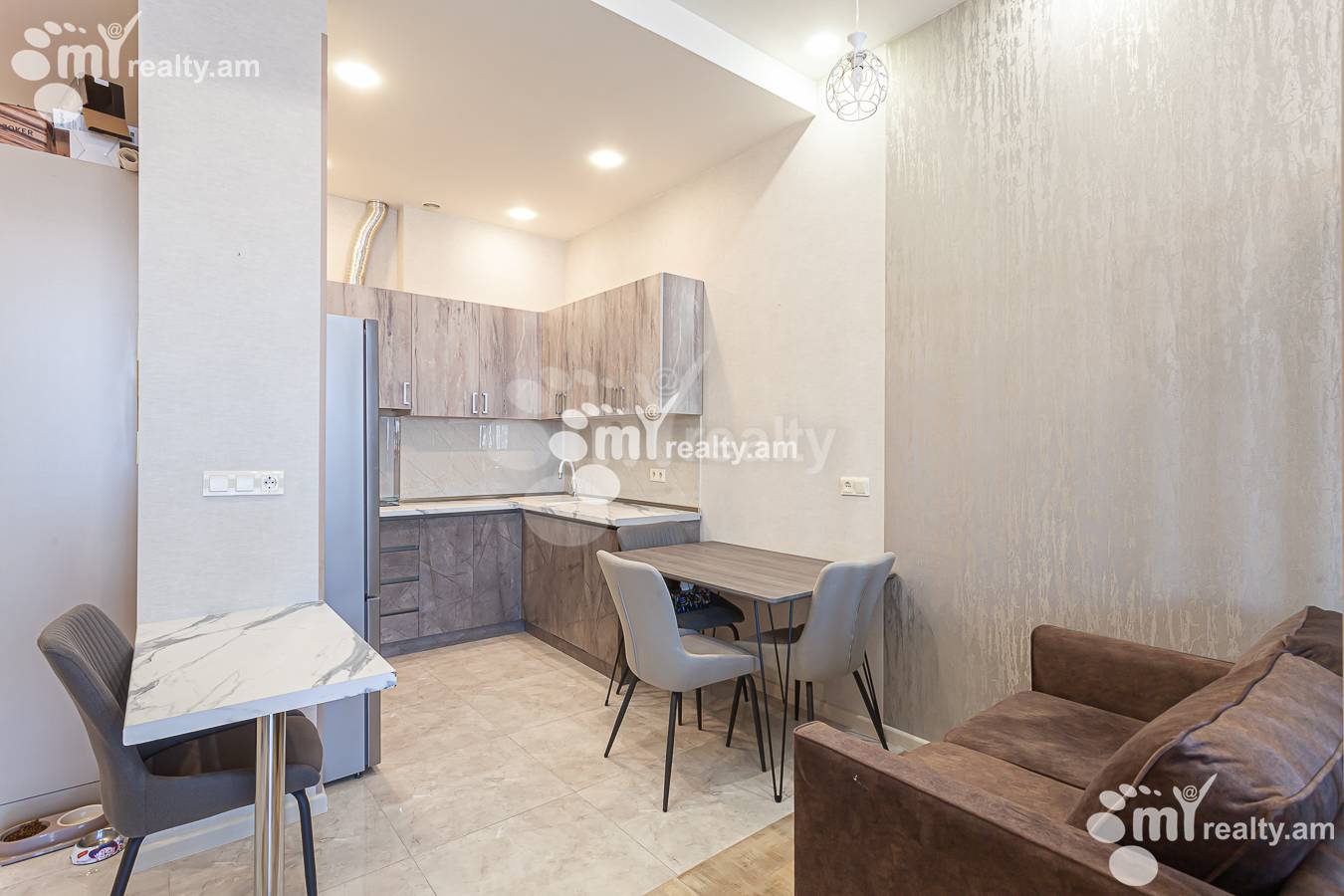 Купить 2 комнатную квартиру Антараин ул, Центр Ереван, 152286