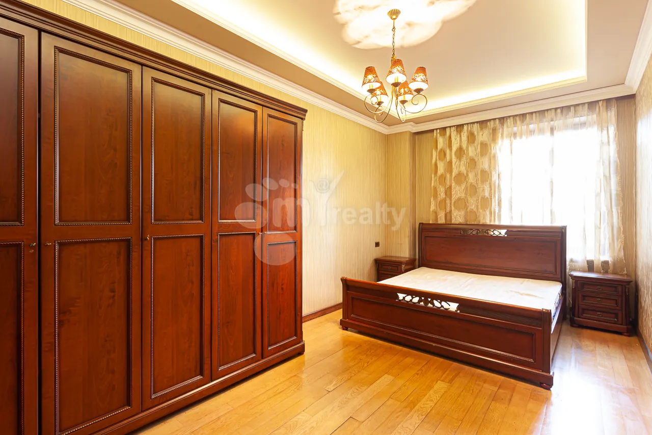 4 bedroom apartment for rent Vardanants St, Center Yerevan, 161364