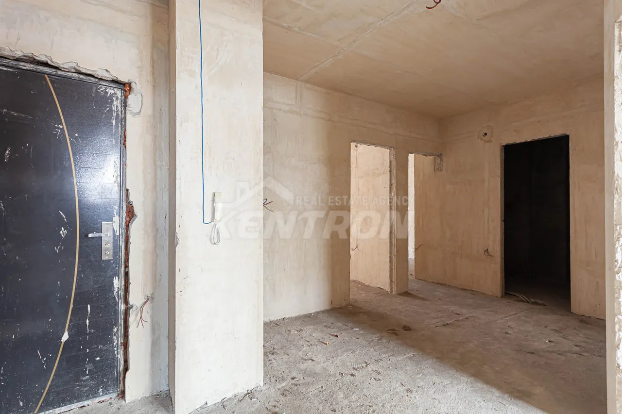 3 սենյականոց բնակարան  Ռոստոմի փող, Կենտրոն Երևան, 157234