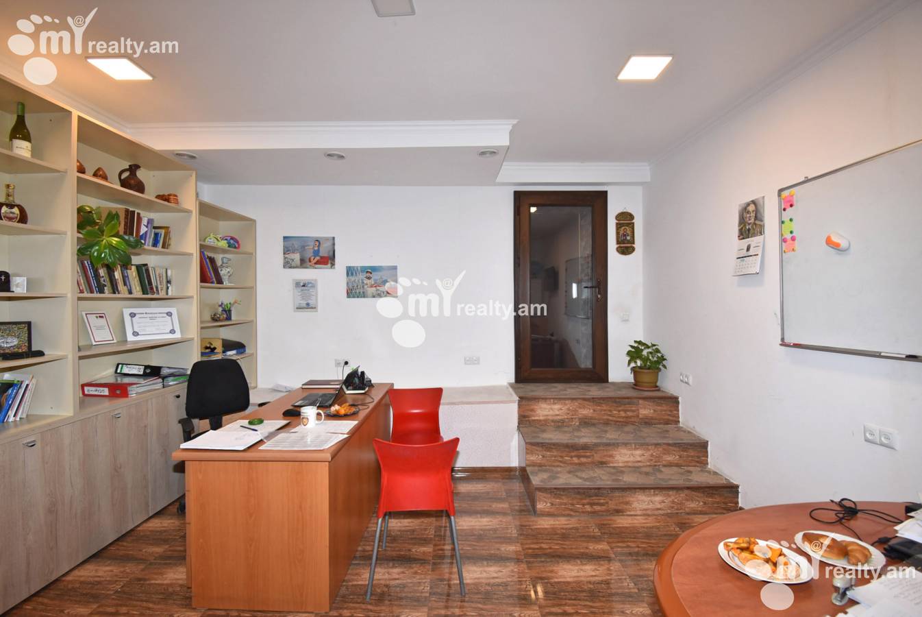 Commercial for sale خیابان هالابیان, آچاپنیاک ایروان, 155116