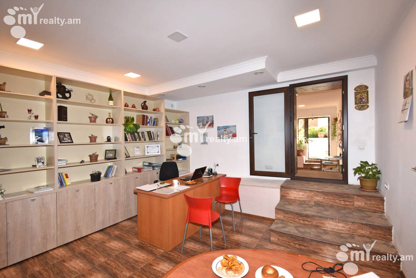 Commercial for sale خیابان هالابیان, آچاپنیاک ایروان, 155116