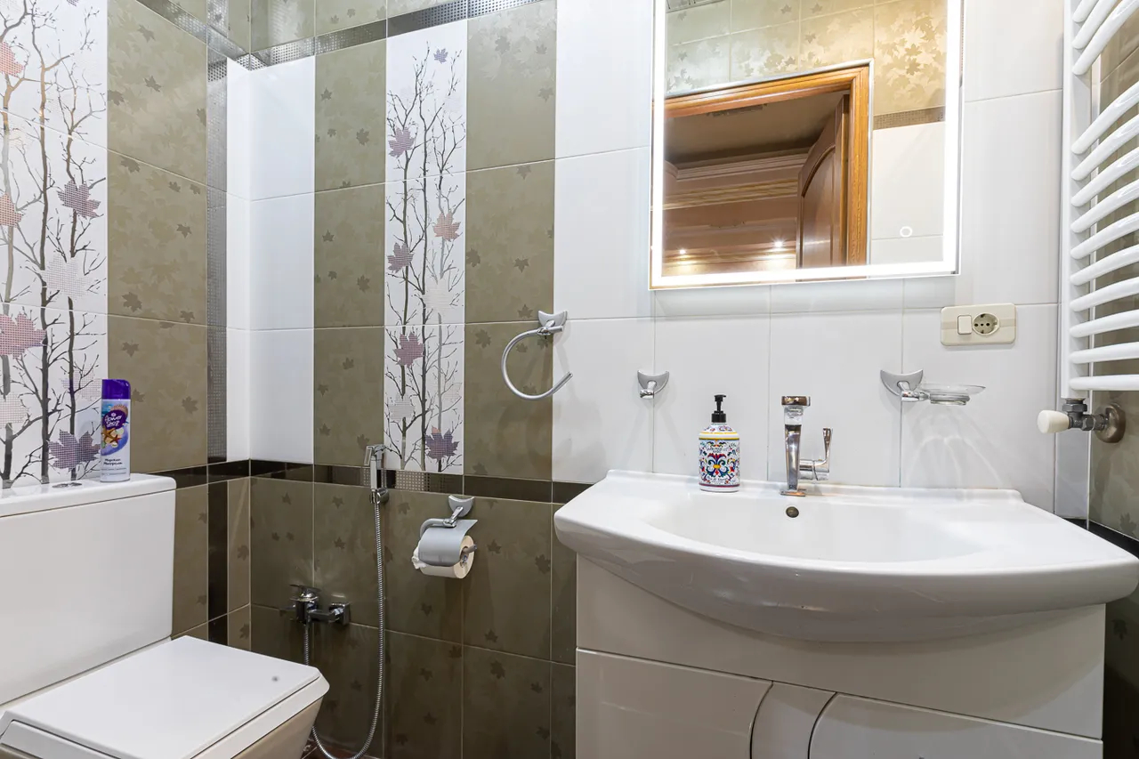 3 bedroom apartment for rent Hin yerevantsi St, Center Yerevan, 159734