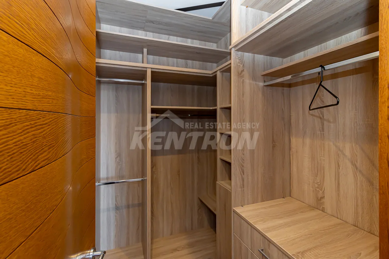 4 bedroom apartment for sale خیابان د. دِمیرچیان, مرکز شهر ایروان, 157680