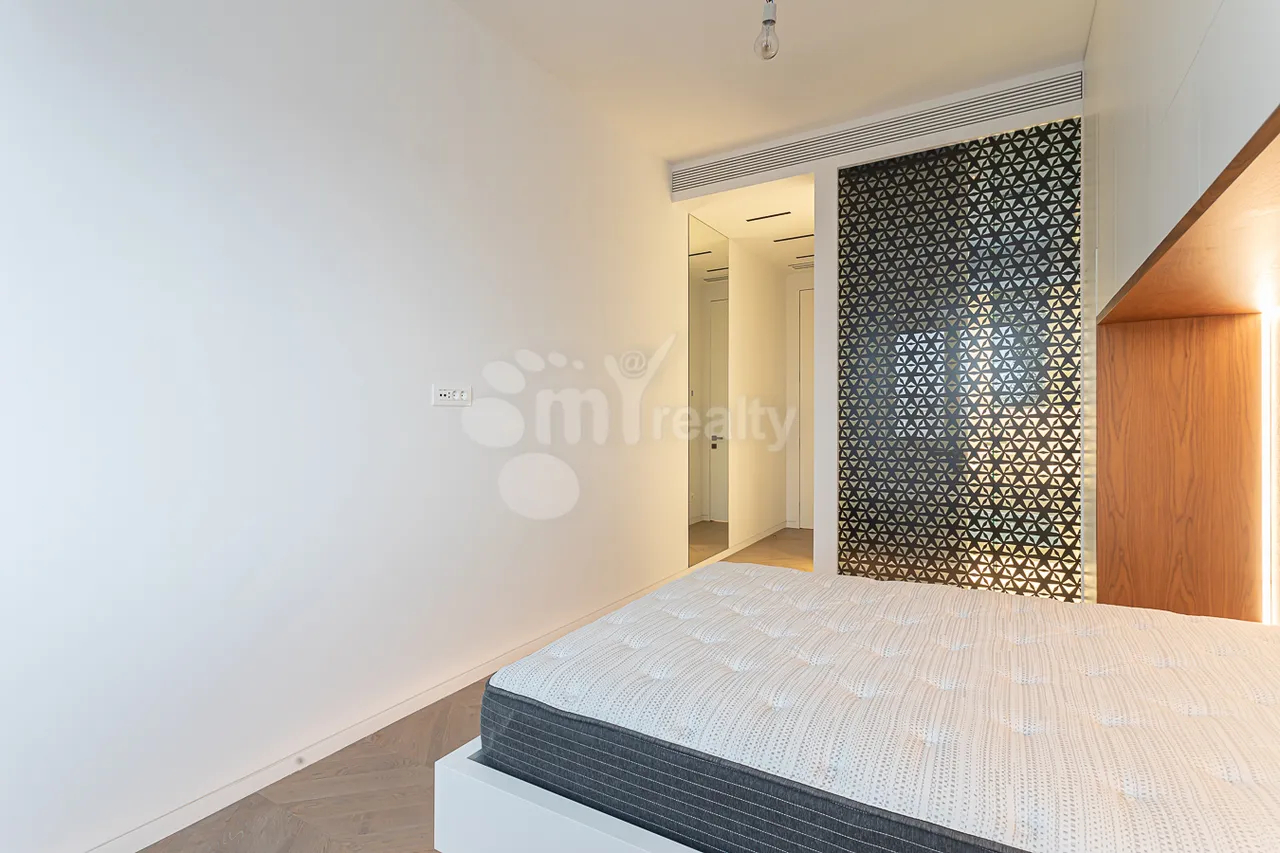 4 սենյականոց բնակարան  Պուշկինի փող, Կենտրոն Երևան, 157582