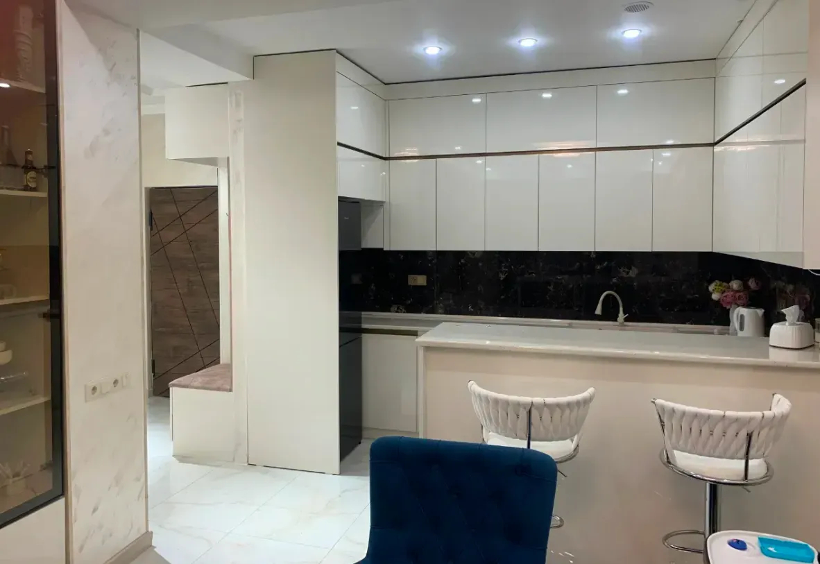 4 bedroom apartment for rent Griboedov St, Arabkir Yerevan, 161471