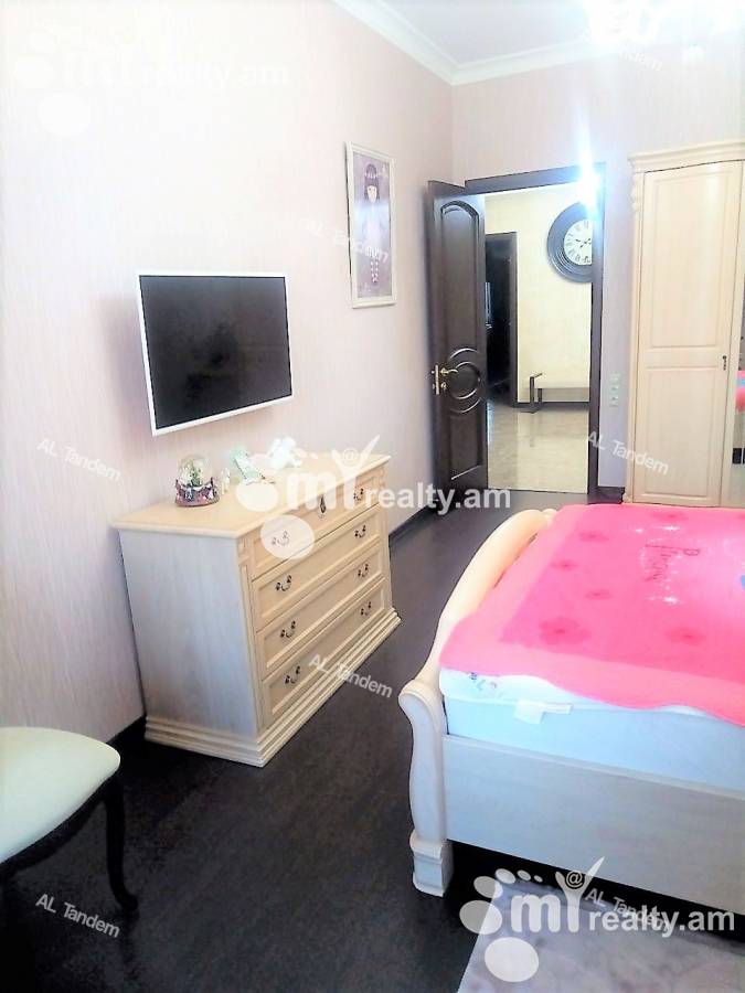 4 bedroom apartment for sale Fuchik St, Ajapnyak Yerevan, 124925