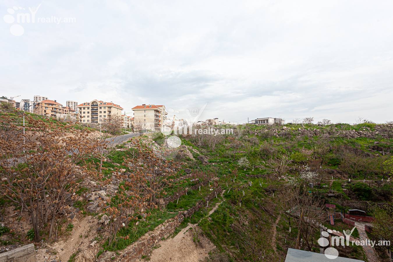 3 bedroom apartment for rent Ler. Kamsar St, Center Yerevan, 147639