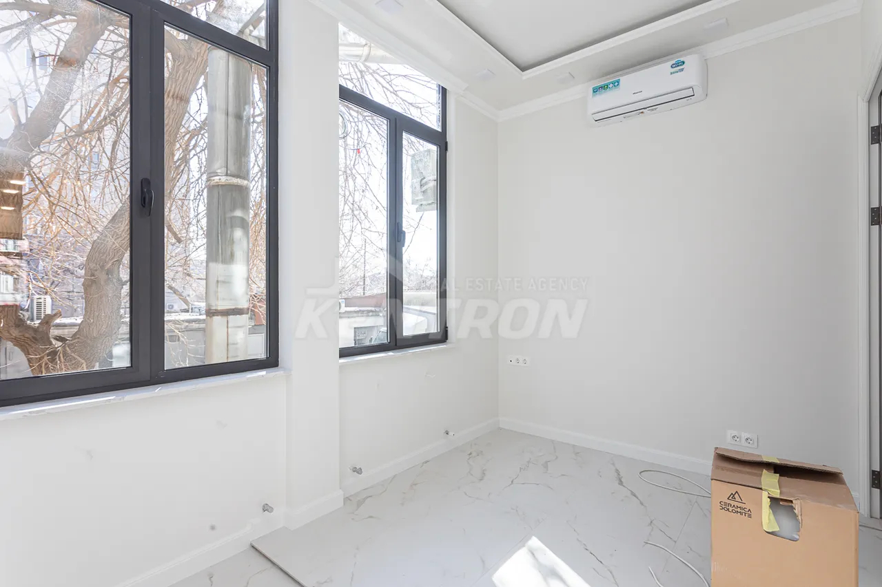Commercial for sale خیابان ابوویان, مرکز شهر ایروان, 159427