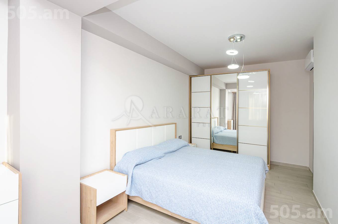 4 bedroom apartment for sale Antarayin St, Center Yerevan, 152086