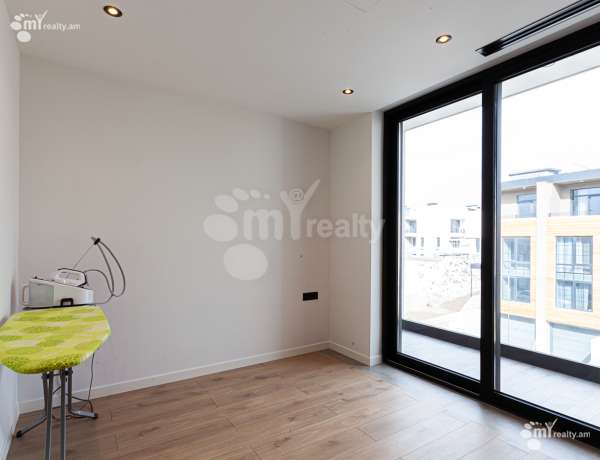 arandznatun-vardzakalutyun-Yerevan-Vahagni-district