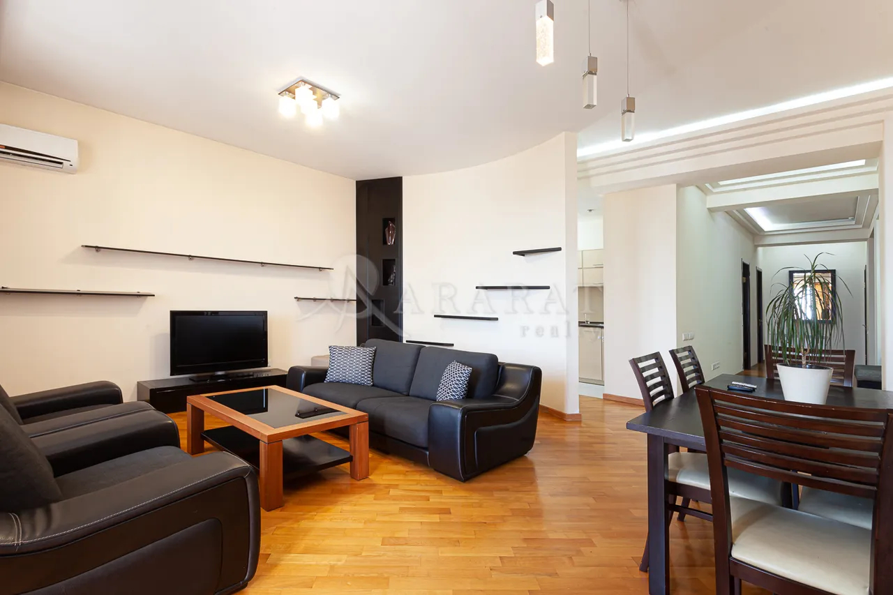 3 սենյականոց բնակարան  Ամիրյան փող, Կենտրոն Երևան, 158288