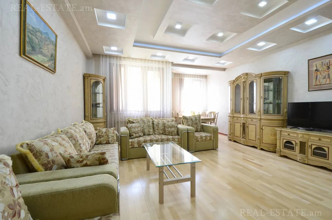 3 սենյականոց բնակարան  Սարյան փող, Կենտրոն Երևան, 161674