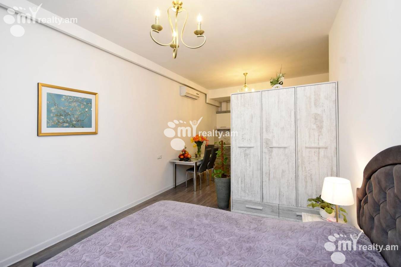 3 bedroom apartment for rent Nalbandyan St, Center Yerevan, 151383