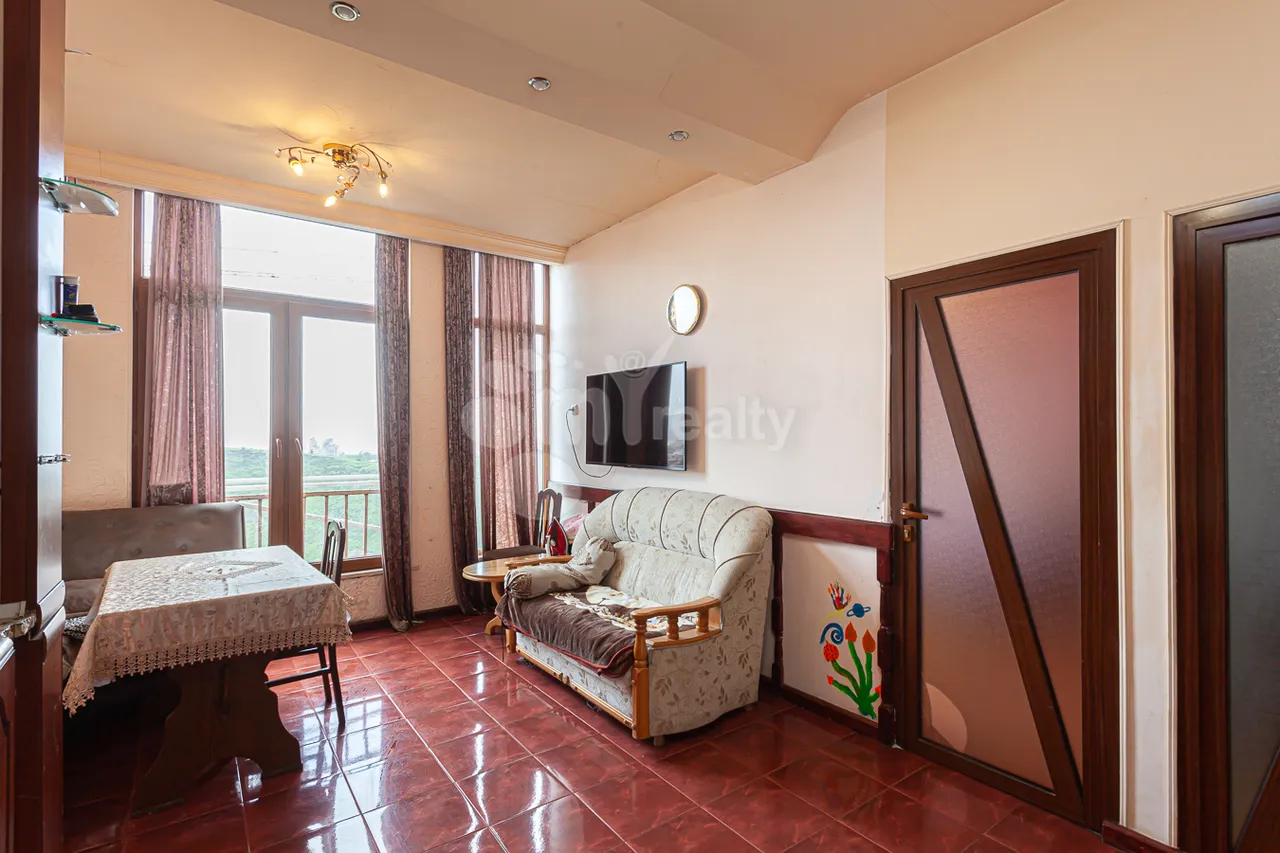 3 bedroom apartment for sale Orbeli Yeghbayrner   St, Arabkir Yerevan, 160353