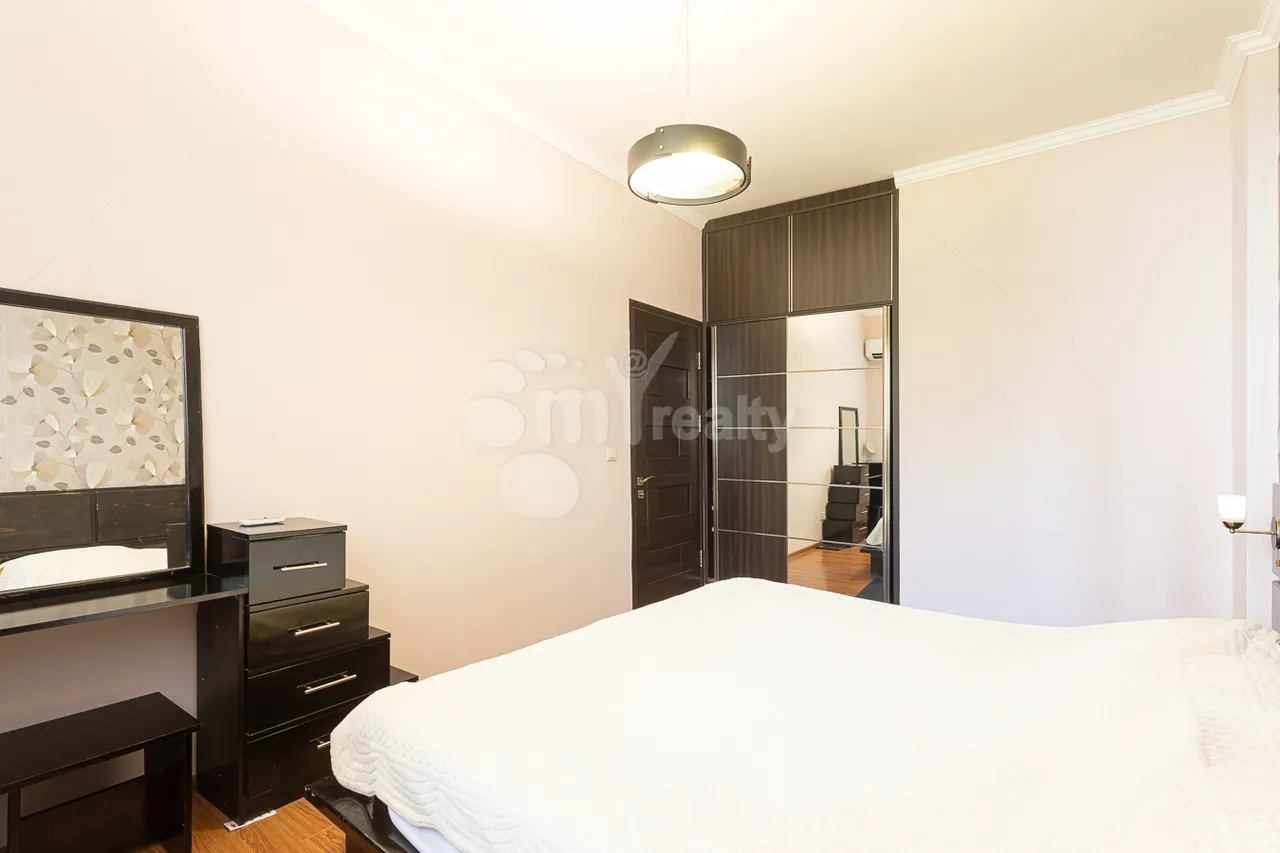 4 bedroom apartment for rent Antarayin St, Center Yerevan, 158534