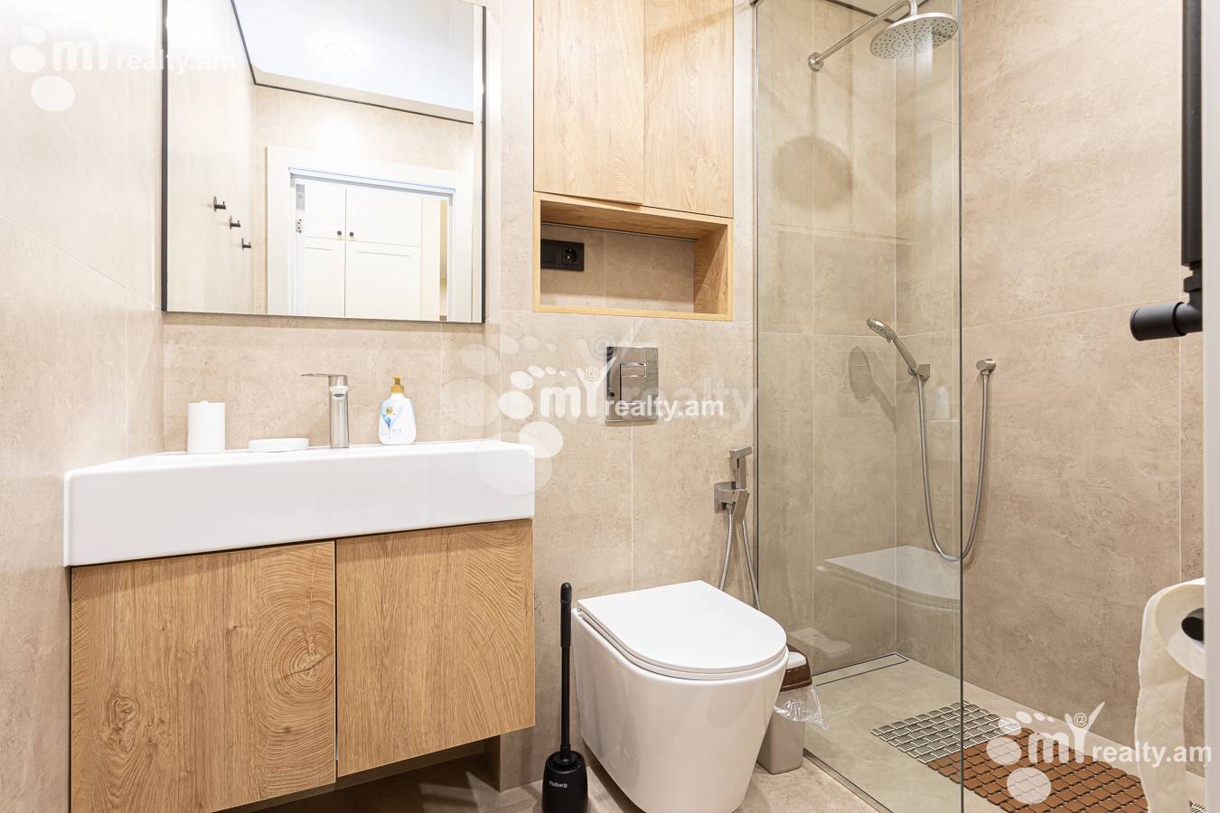 3 bedroom apartment for rent Tamanyan St, Center Yerevan, 156988