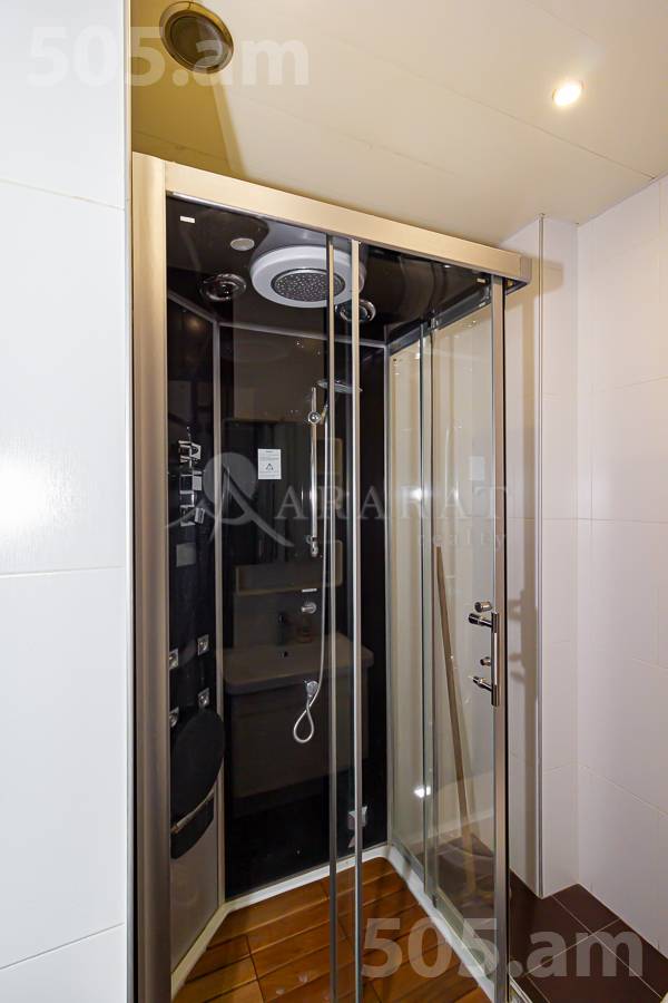 4 bedroom apartment for rent Antarayin St, Center Yerevan, 153233