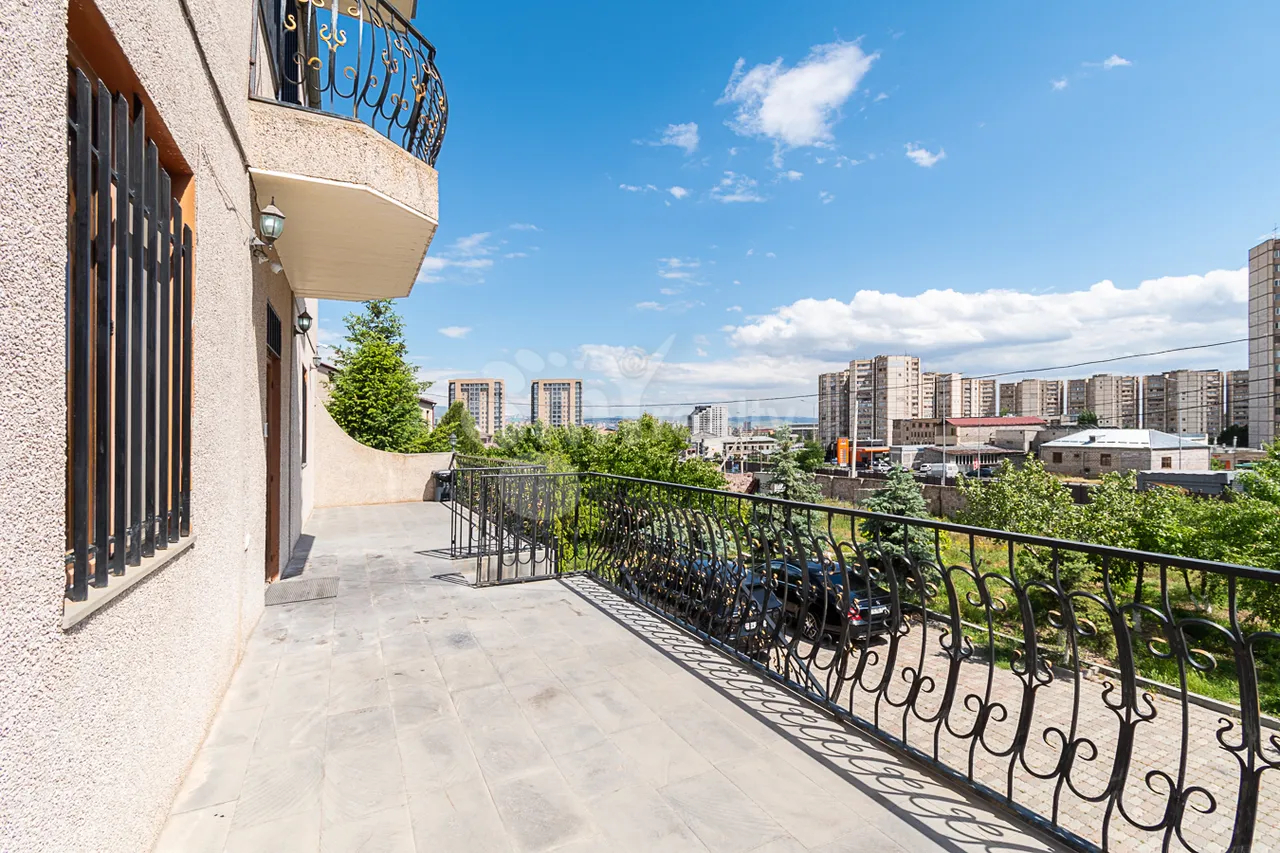 House for sale Melqumov St, Adjapnyak Yerevan, 160638
