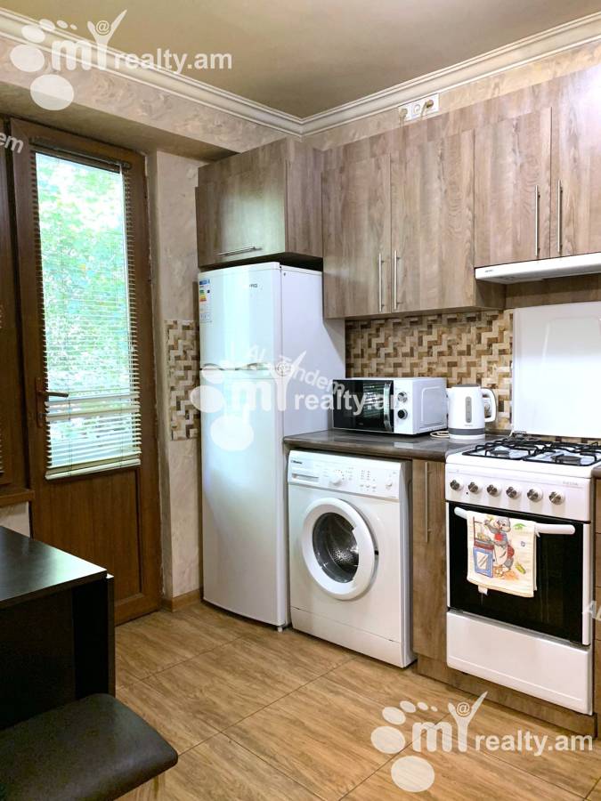 Снять 2 комнатную квартиру Бузанд ул, Центр Ереван, 136252