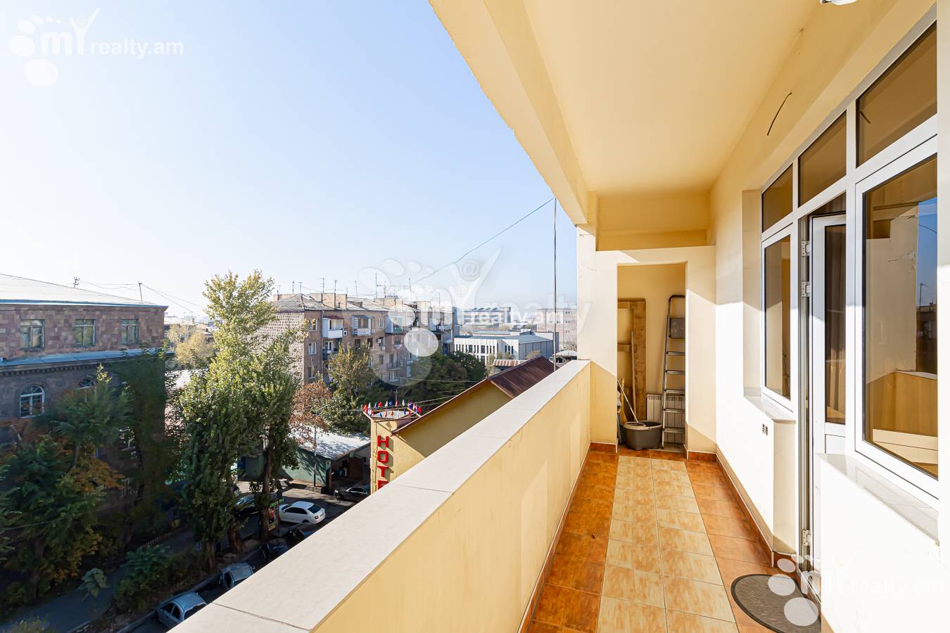 4 սենյականոց բնակարան  Գլինկայի փող, Կենտրոն Երևան, 154197