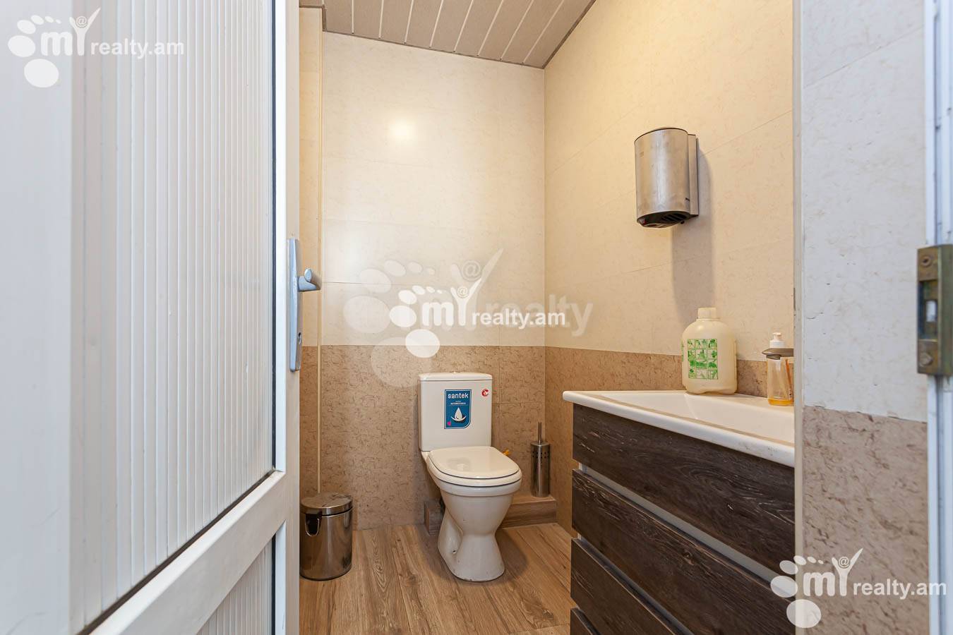 Commercial property for rent Mashtots Ave, Center Yerevan, 154073