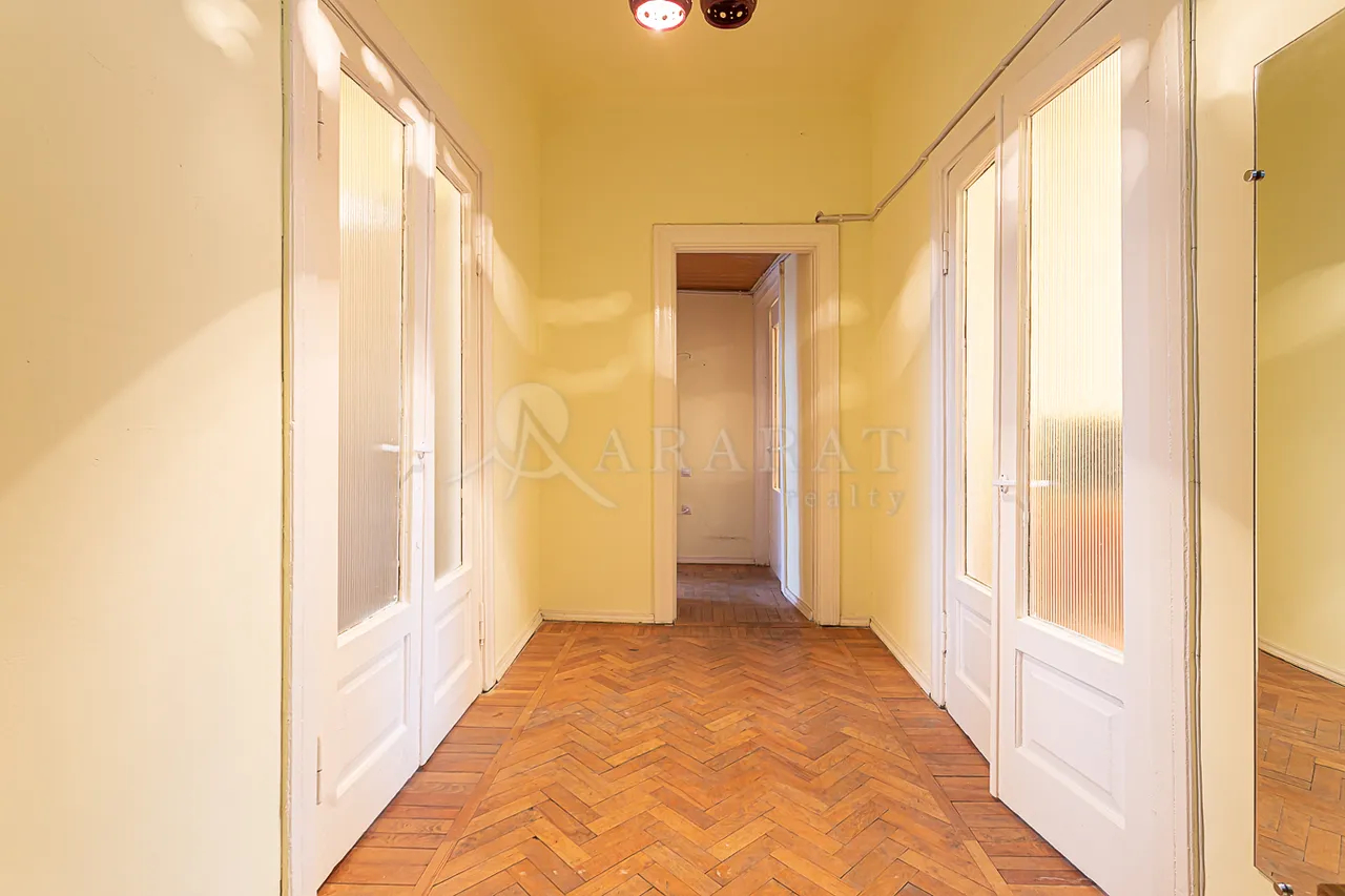3 bedroom apartment for sale Charents St, Center Yerevan, 157411