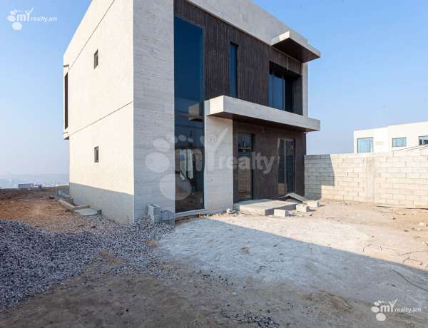 arandznatun-vacharq-Yerevan-Avan