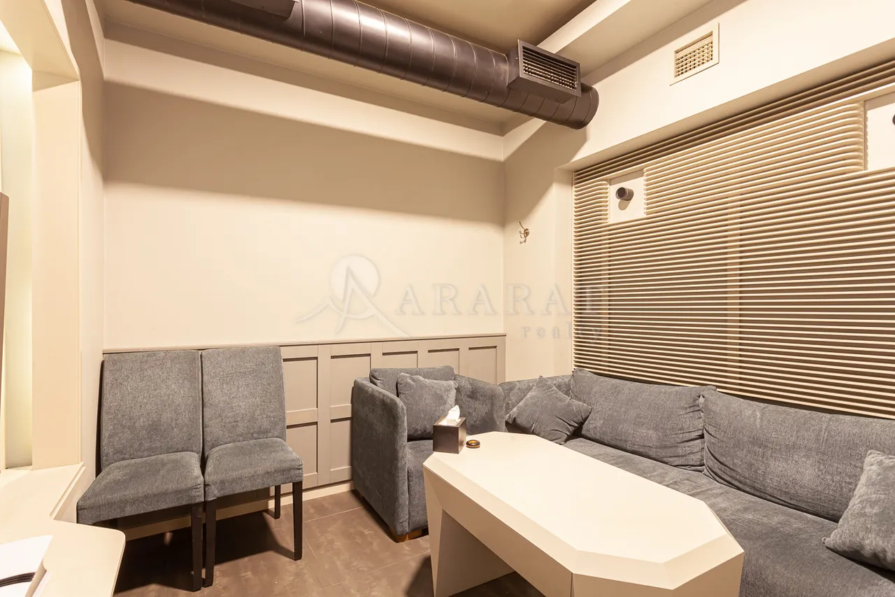 Commercial for sale خیابان چارِنتس, مرکز شهر ایروان, 157294