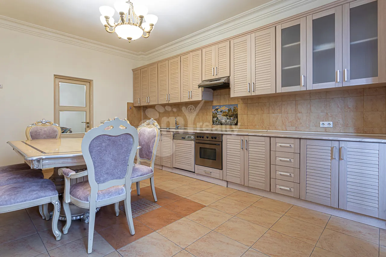 Снять 3 комнатную квартиру Амирян ул, Центр Ереван, 158205