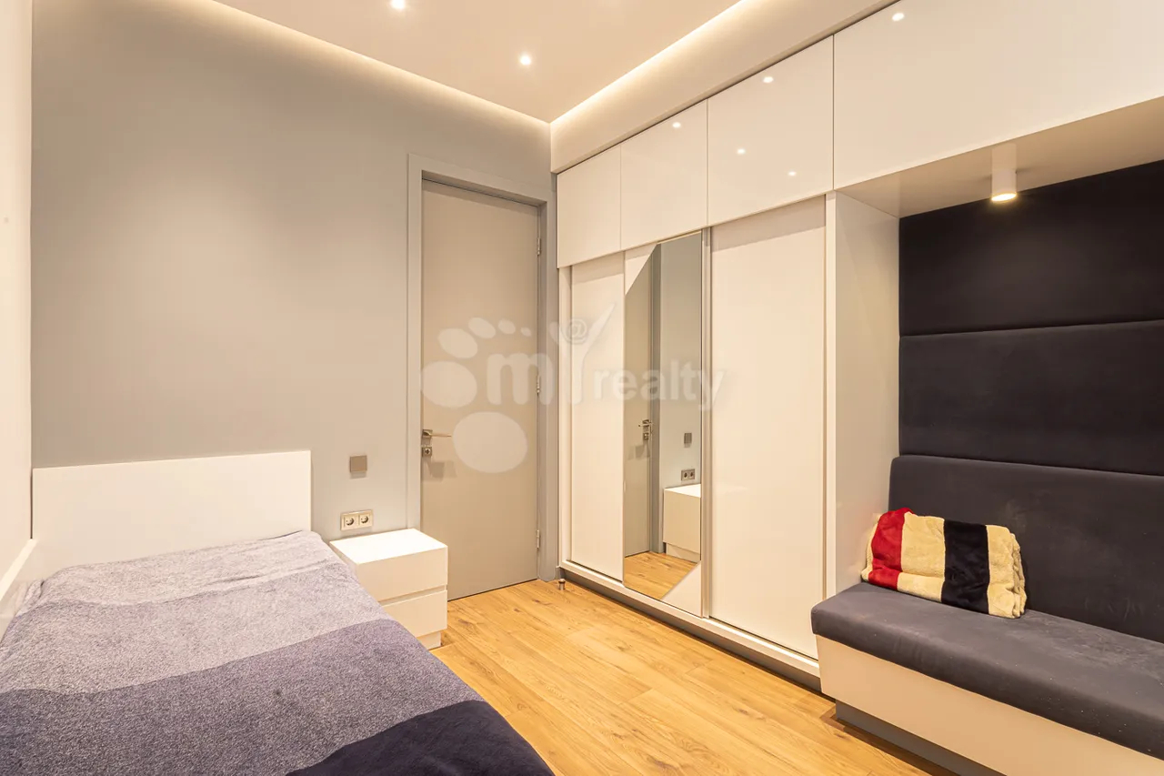 3 սենյականոց բնակարան վարձով Բուզանդի փող, Կենտրոն Երևան, 159437