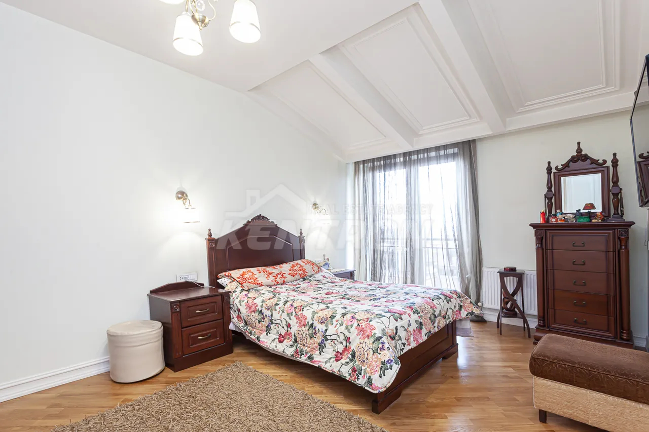 5 bedroom apartment for sale V.Vagharshyan St, Arabkir Yerevan, 159689