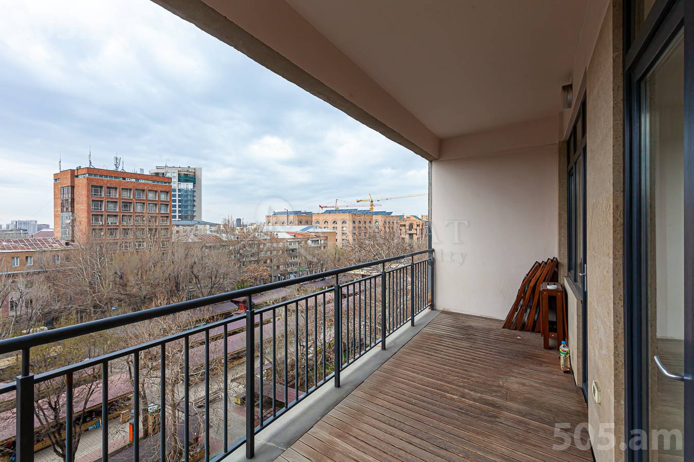 Купить 4 комнатную квартиру Вардананц ул, Центр Ереван, 154696