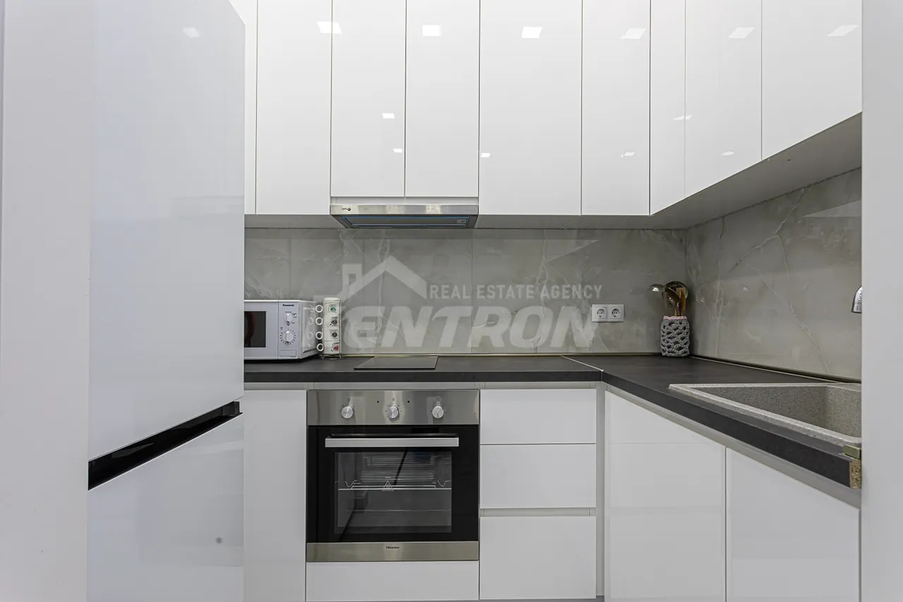 2 սենյականոց բնակարան վարձով Հանրապետության փող, Կենտրոն Երևան, 158039