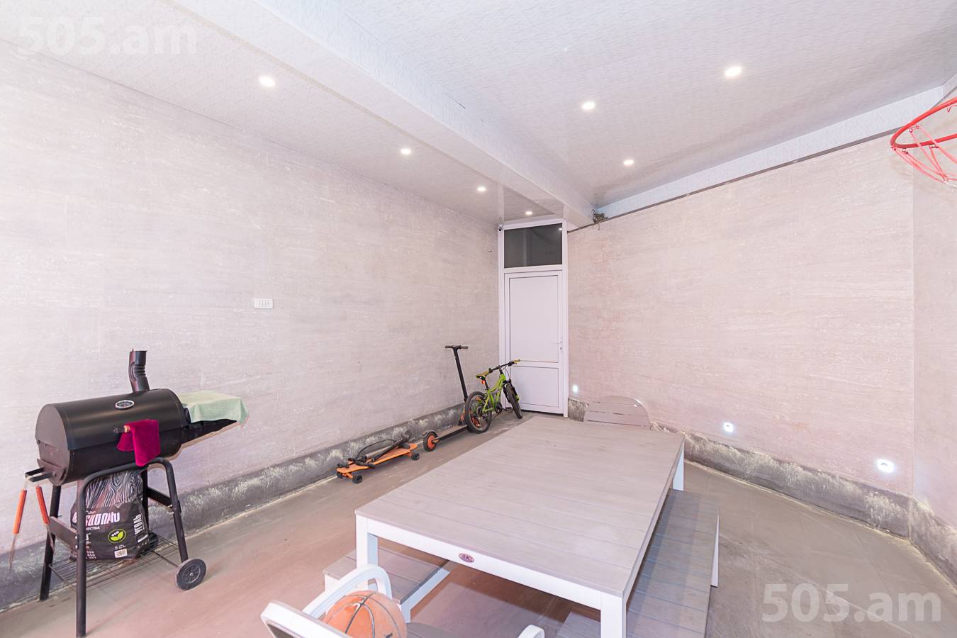 6 սենյականոց բնակարան  Ա.Մանուկյան փող, Կենտրոն Երևան, 153026