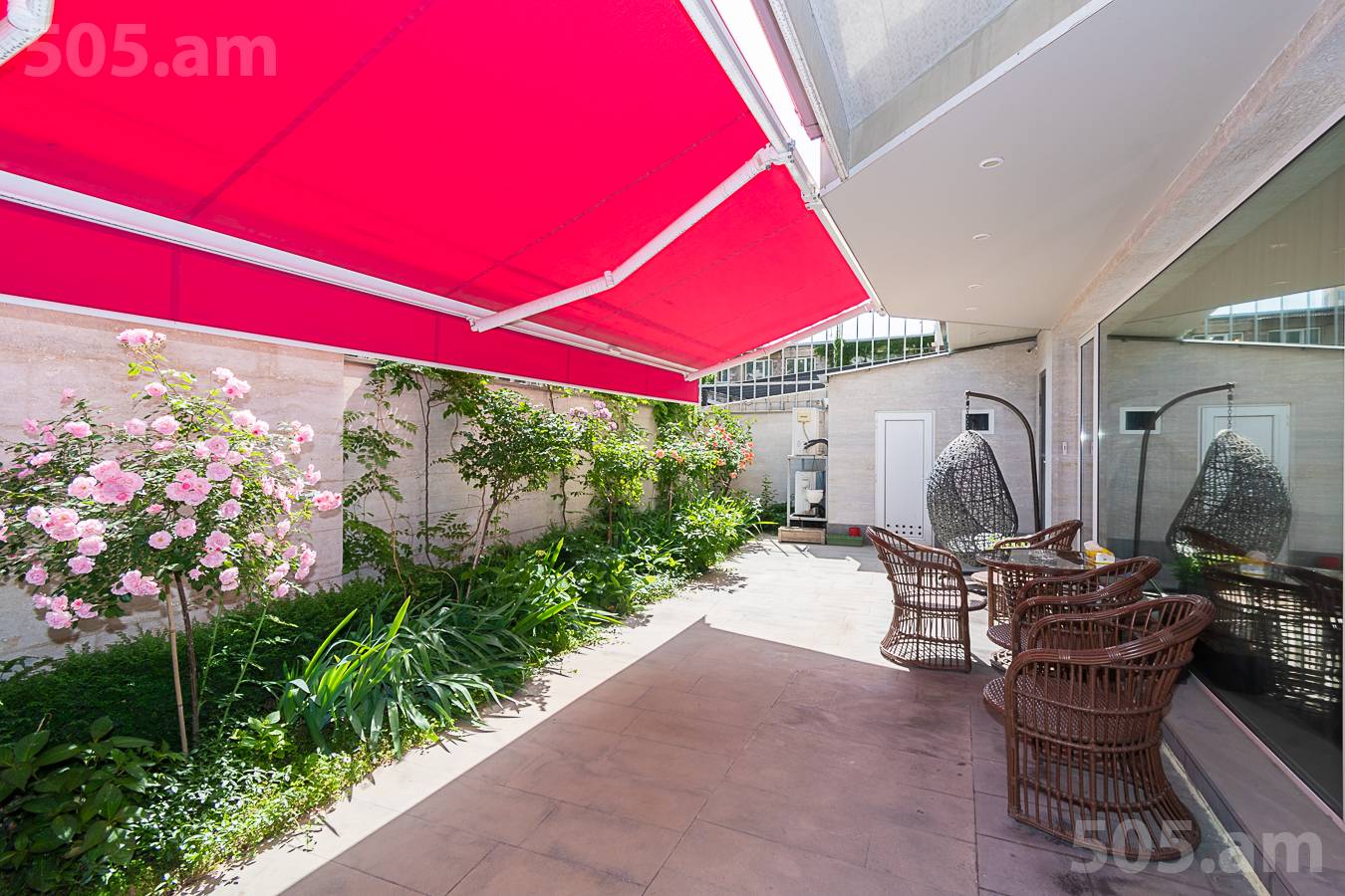 6 սենյականոց բնակարան  Ա.Մանուկյան փող, Կենտրոն Երևան, 153026