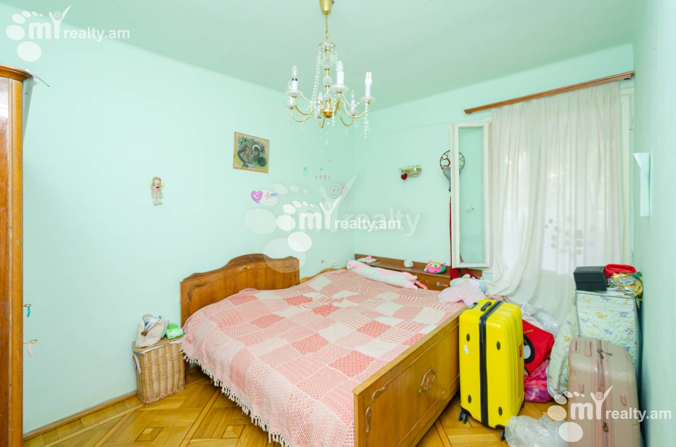 Купить 3 комнатную квартиру Хазар Парпеци ул, Центр Ереван, 138355