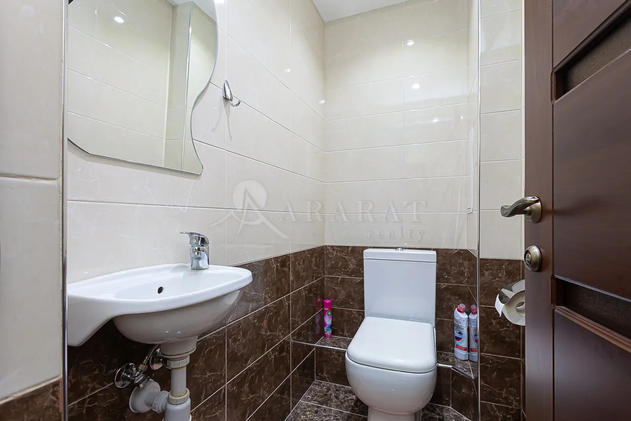 4 bedroom apartment for sale Nalbandyan St, Center Yerevan, 158810
